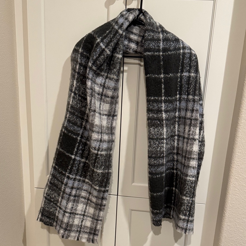 Aerie Gray and White Plaid Scarf